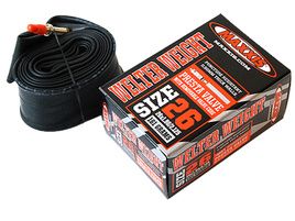 Chambre à Air Maxxis Welter Weight - Pour VTT 27.5 Pouces, Valve Schrader (Auto), Poids Léger
